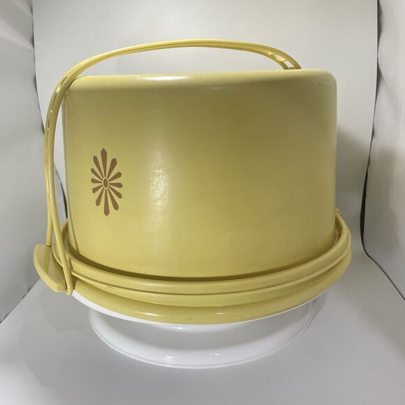 Vintage Harvest Gold Tupperware Cake Carrier With Handle Made In USA - Picture 2 of 11